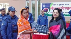 বান্দরবানে পুনাকের উদ্যোগে দুস্থদের মধ্যে শীতবস্ত্র বিতরণ