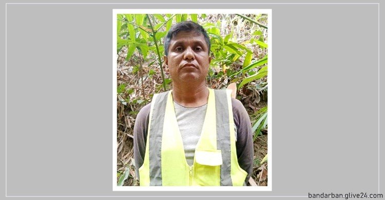 সড়কে কাজ করার সময় ৩ জনকে অপহরণ রুমায়