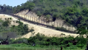 নাইক্ষ্যংছড়ি সীমান্তের পথে